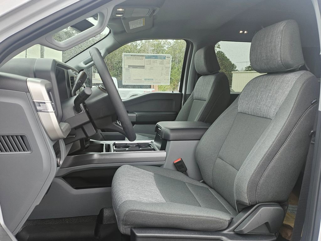 New 2025 Ford F450 XLT w/ XLT Value Package image 6