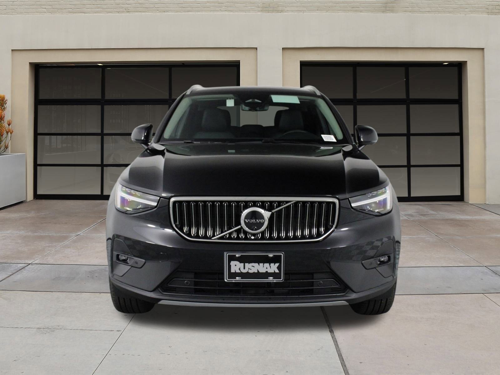 New 2025 Volvo XC40 B5 Ultra image 2