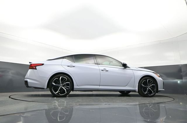 Used 2023 Nissan Altima 2.5 SR w/ SR Premium Package FWD image 29