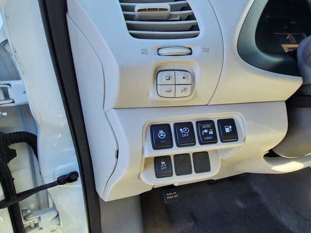 Used 2014 Nissan Leaf SV image 11