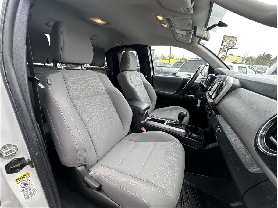 Used 2016 Toyota Tacoma SR5 AWD/4WD image 15