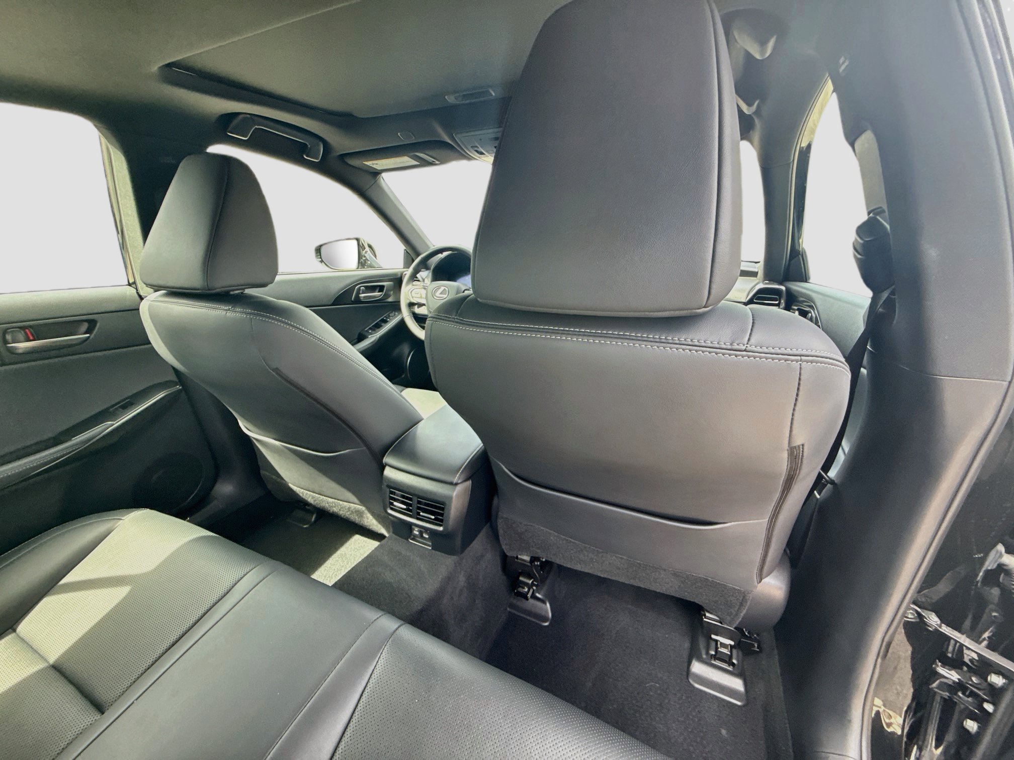 Used 2026 Lexus IS 350 F Sport w/ Accessory Package Z1 RWD image 27