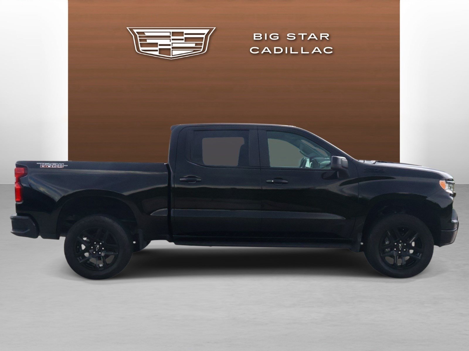 Used 2025 Chevrolet Silverado 1500 LT Trail Boss w/ Convenience Package II AWD/4WD image 6