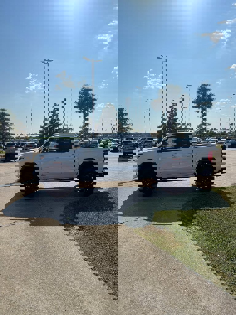 New 2026 GMC Canyon Elevation image 5