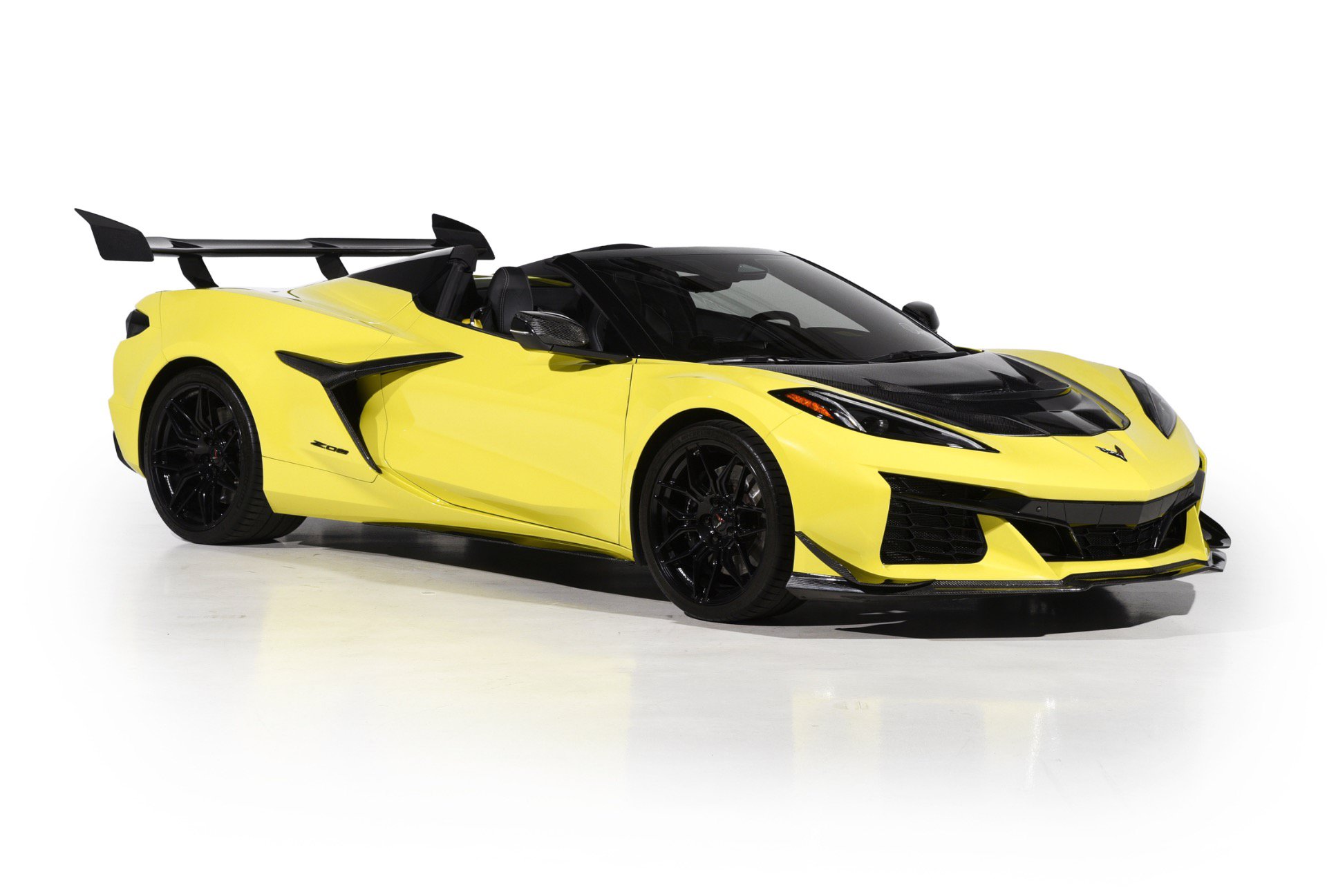 Used 2024 Chevrolet Corvette Z06 RWD image 1