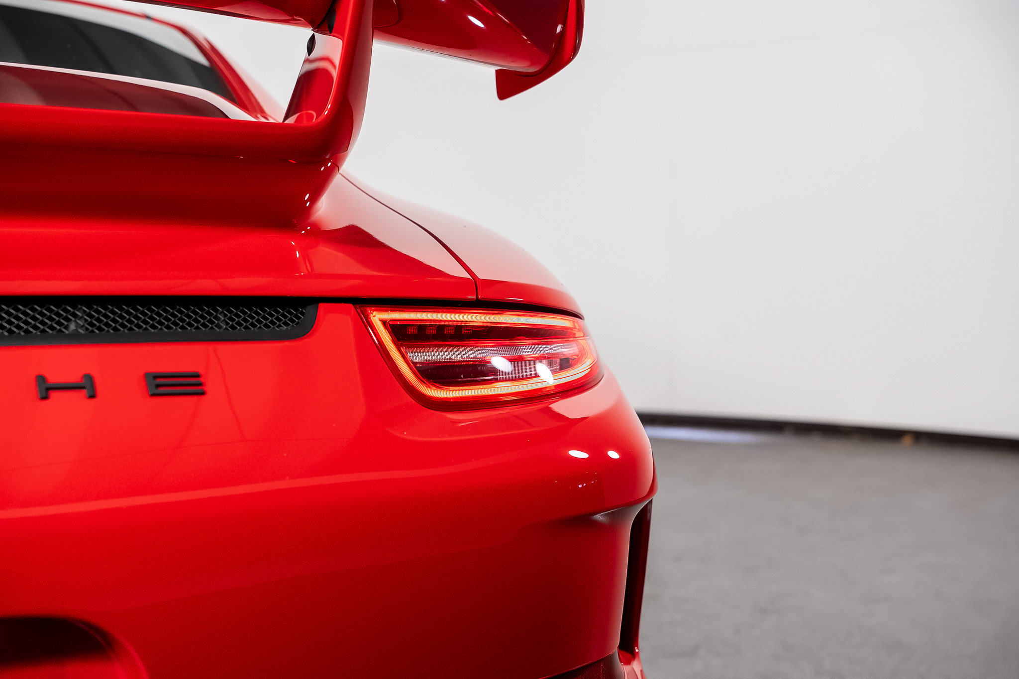 Used 2015 Porsche 911 GT3 RWD image 24