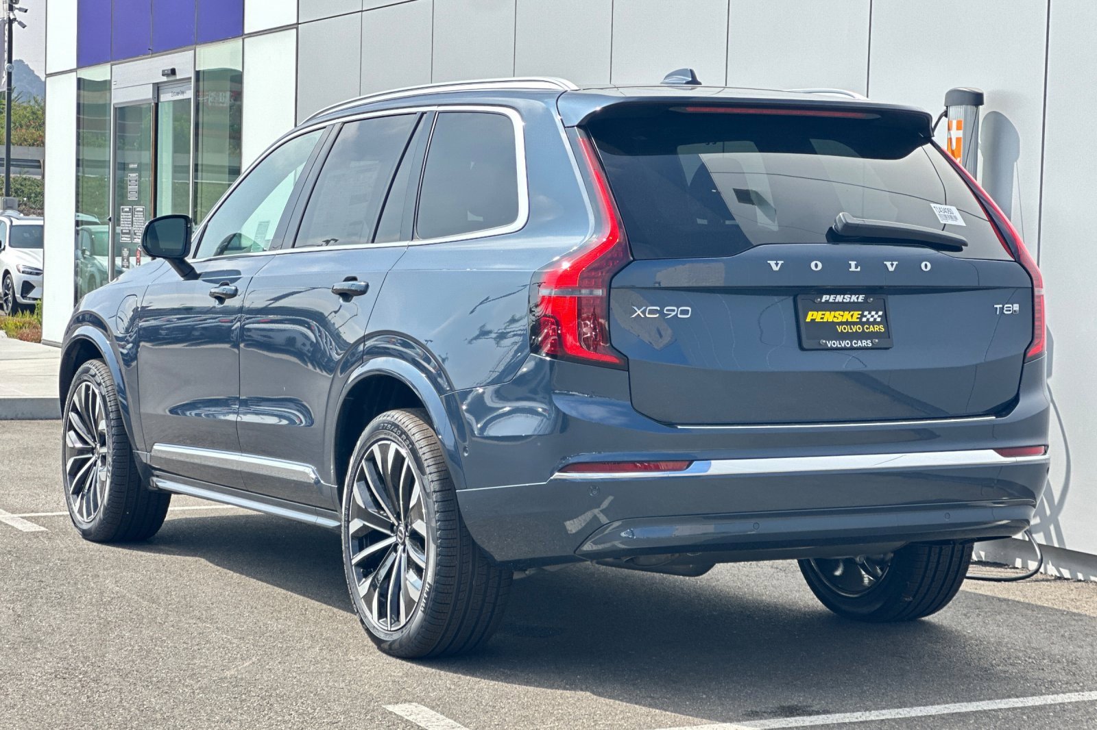 New 2026 Volvo XC90 T8 Ultra image 3
