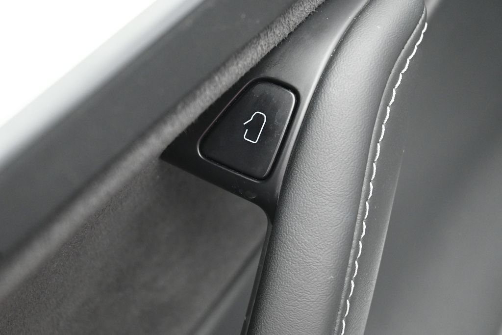 Used 2023 Tesla Model Y Long Range AWD/4WD image 13