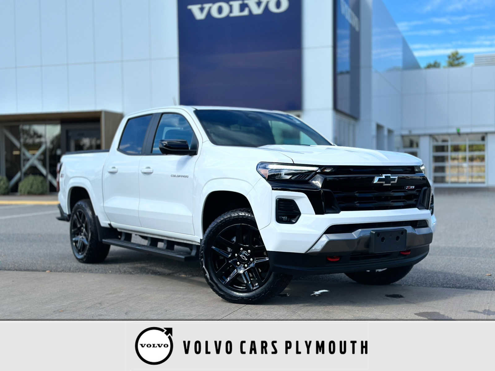 Used 2024 Chevrolet Colorado Z71 w/ Z71 Convenience Package 2