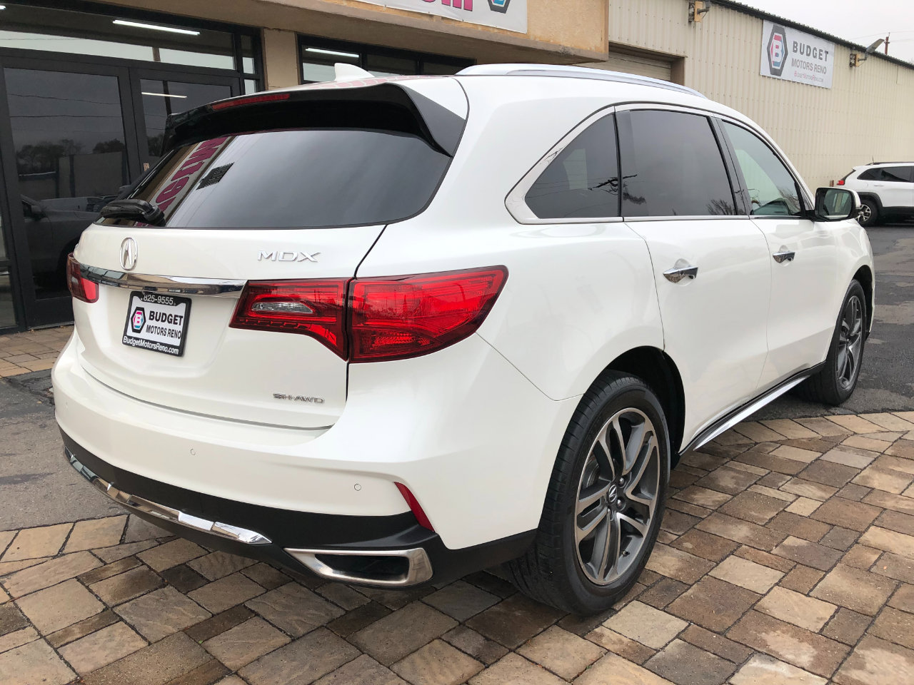Used 2017 Acura MDX SH-AWD w/ Advance Package image 2