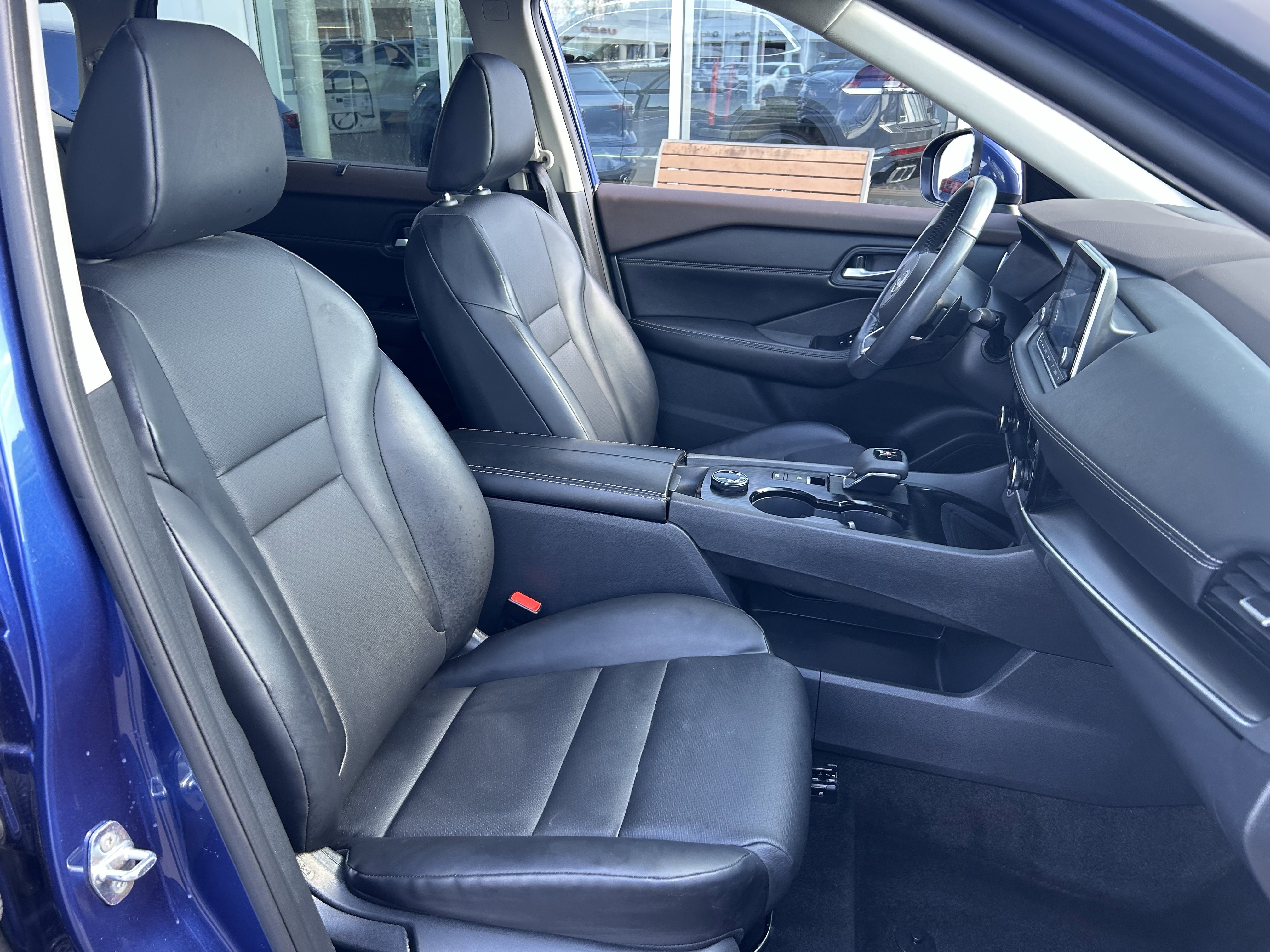 Used 2023 Nissan Rogue SV w/ SV Premium Package AWD/4WD image 26