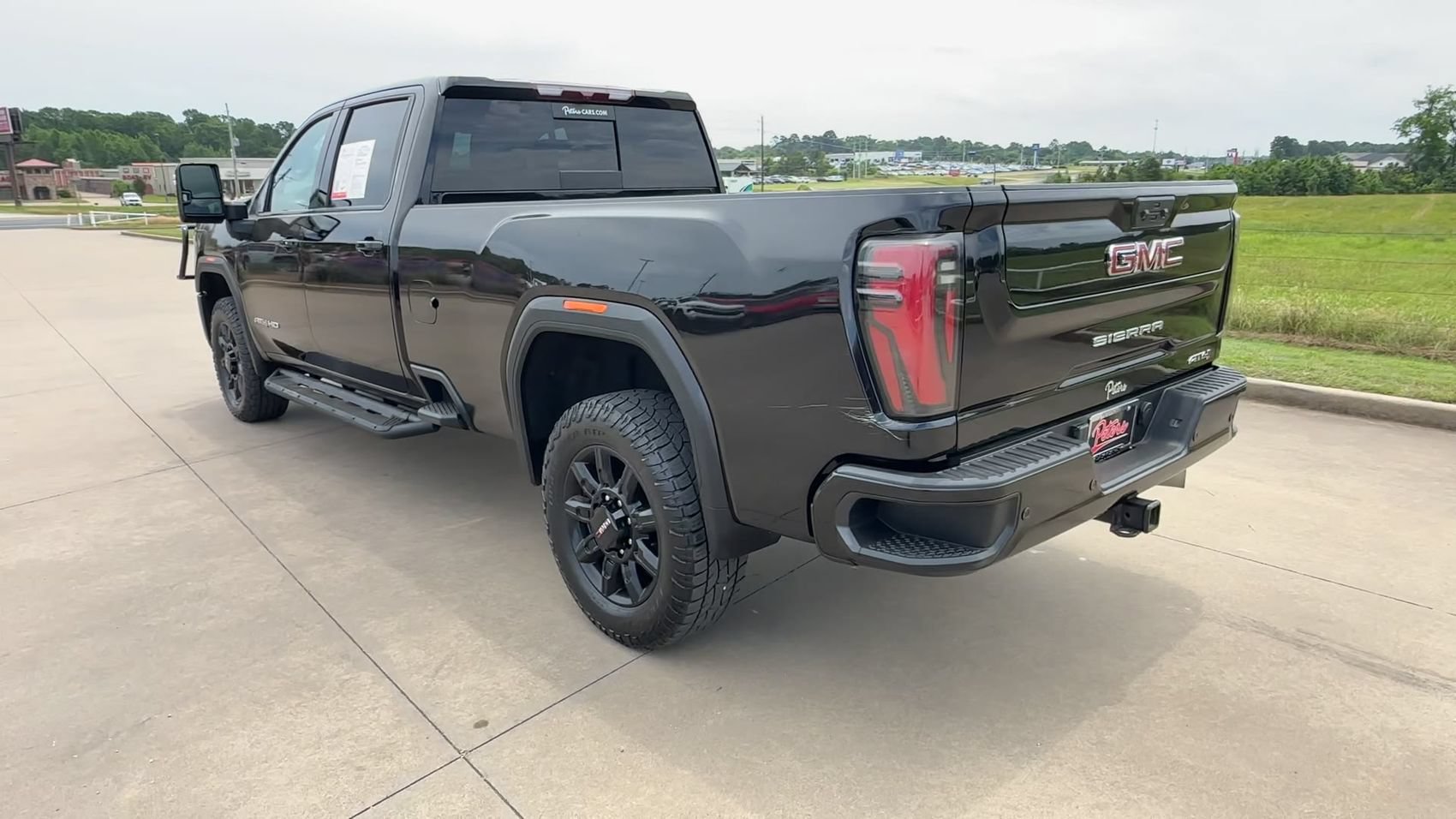 Used 2024 GMC Sierra 2500 AT4 w/ AT4 Preferred Package AWD/4WD image 5