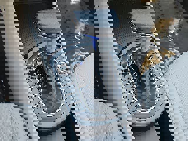 Certified 2025 Hyundai Kona SE image 29