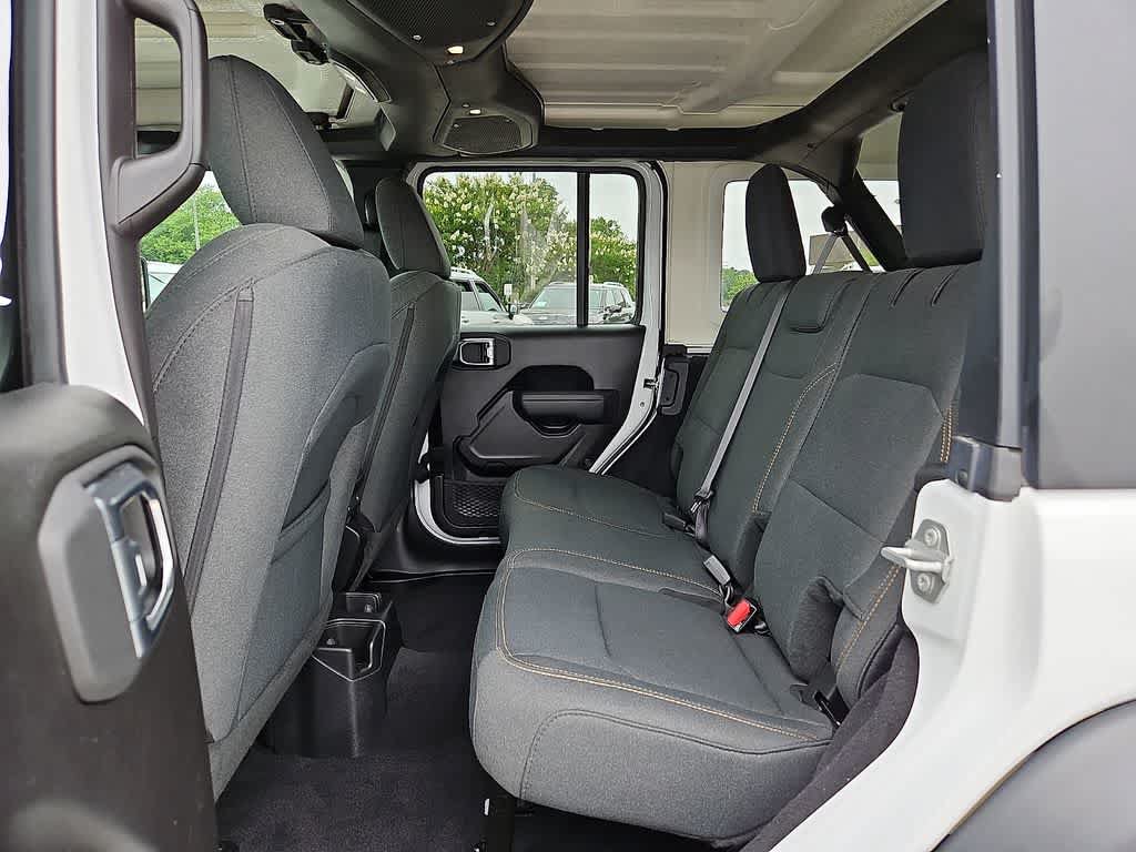 Used 2025 Jeep Wrangler Unlimited Sport AWD/4WD image 9