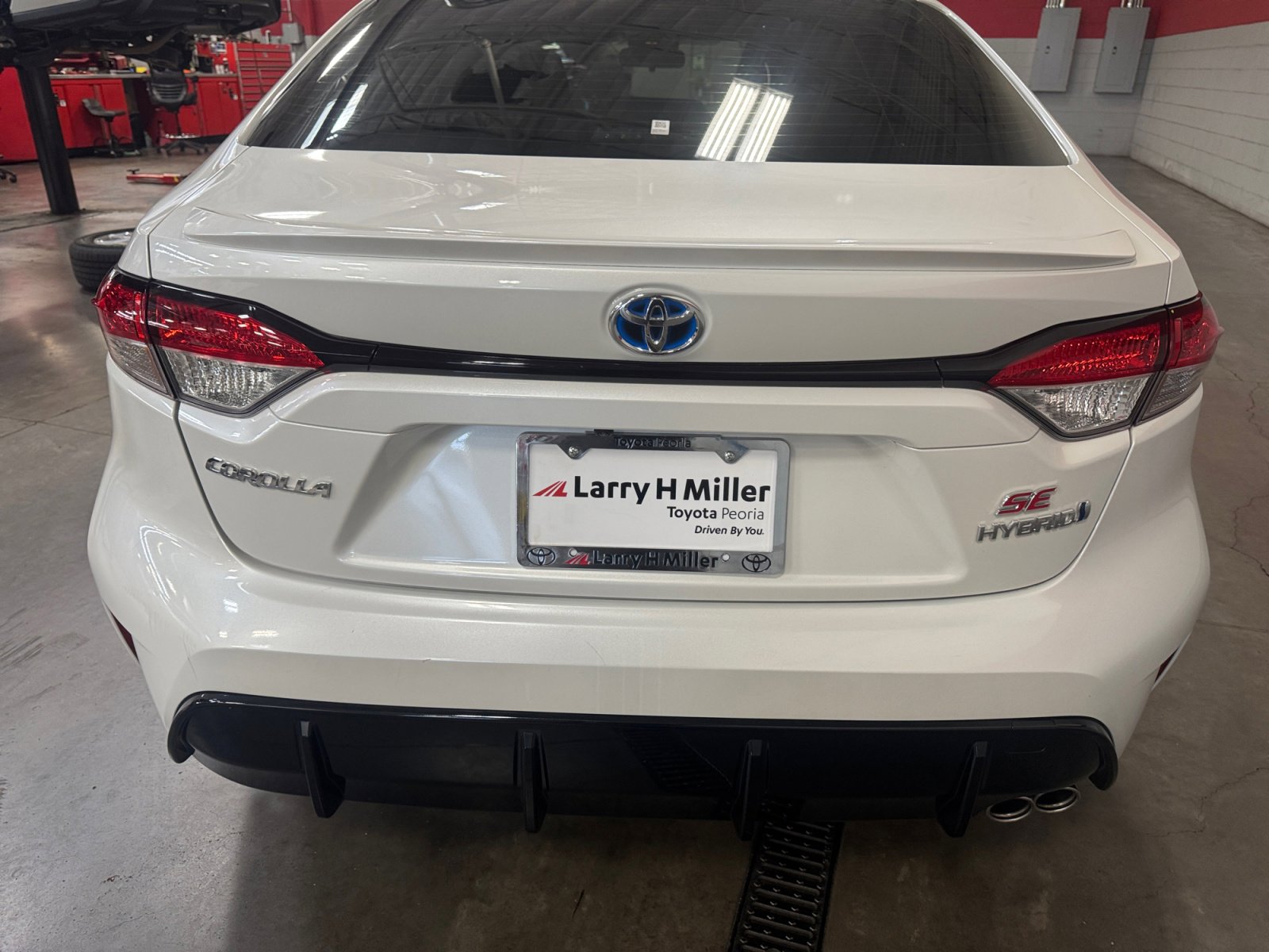 Certified 2024 Toyota Corolla SE w/ SE Package image 25