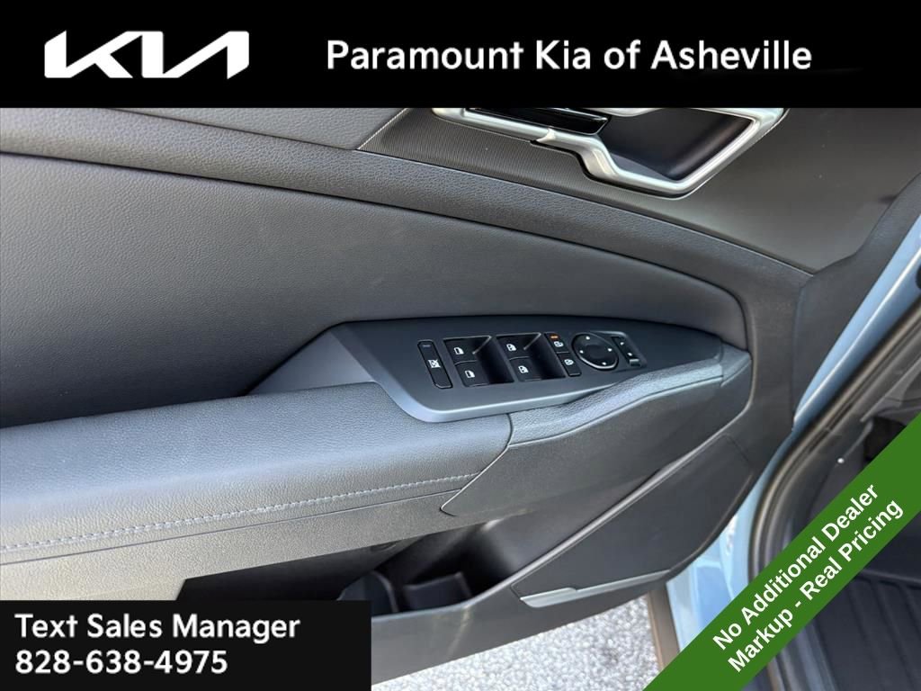 New 2026 Kia Sportage EX image 25