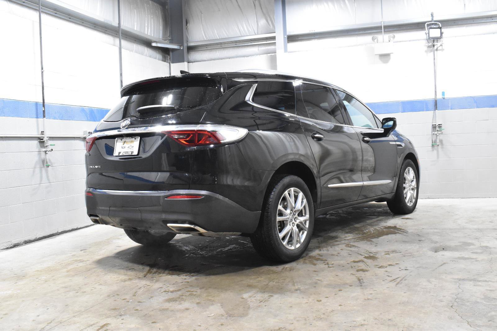 Used 2024 Buick Enclave Essence w/ Experience Buick Package FWD image 32