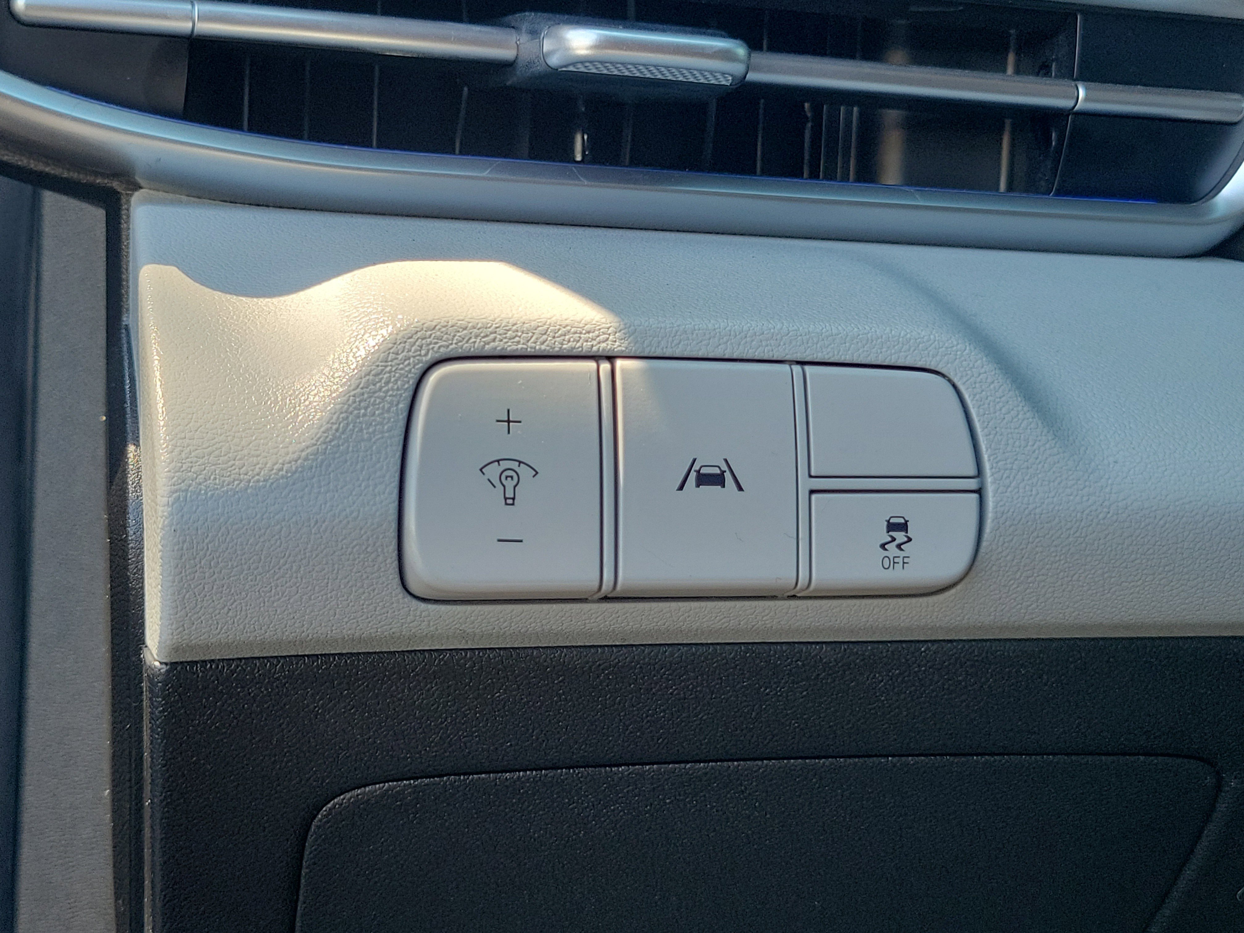 Certified 2023 Hyundai Elantra Limited image 20