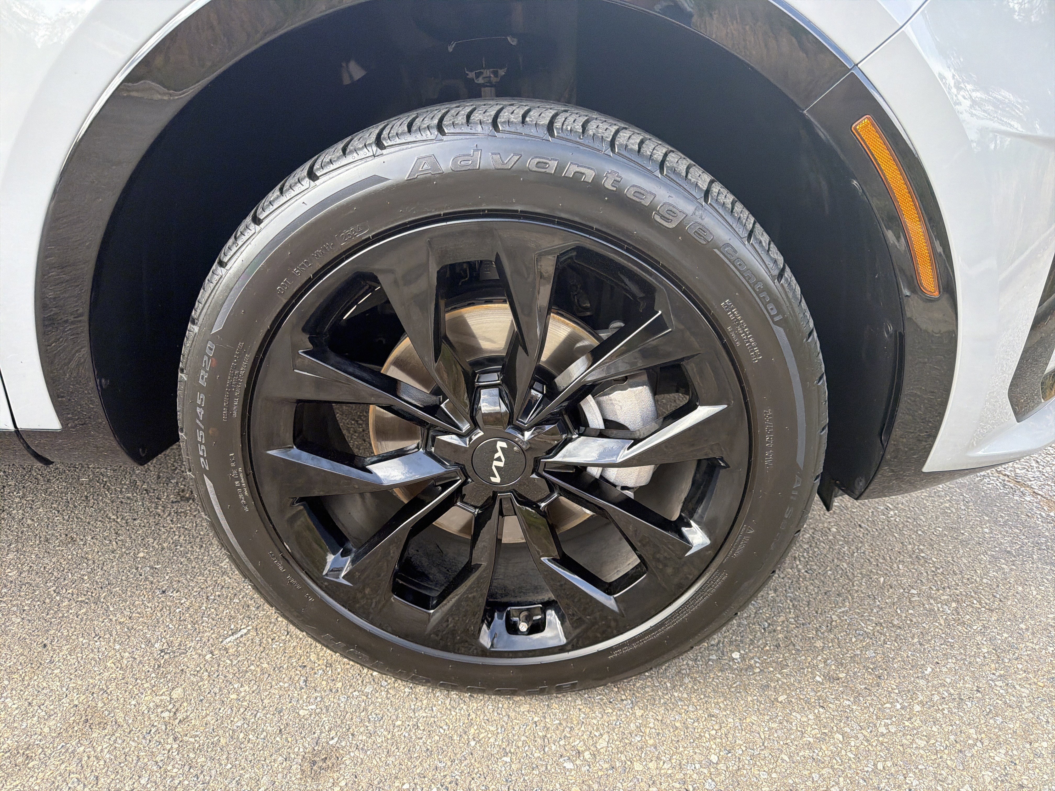 Used 2023 Kia Sorento SX image 12