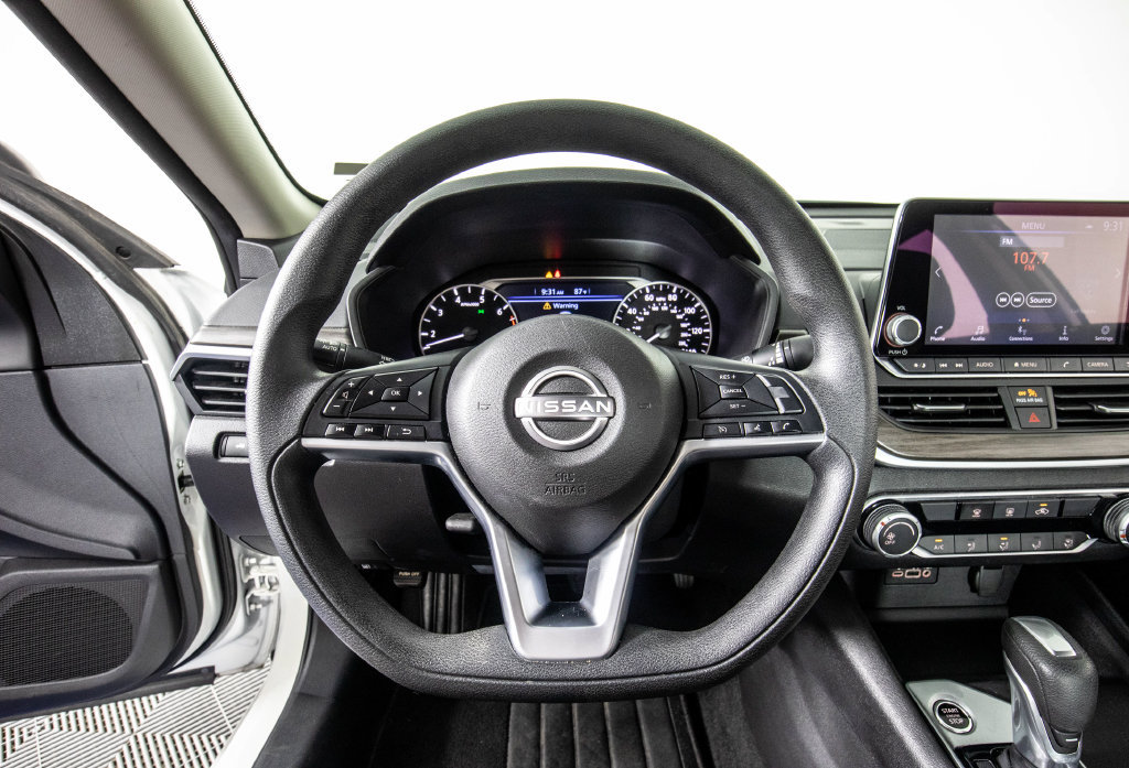 Used 2025 Nissan Altima 2.5 SV FWD image 20