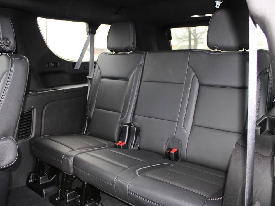 Used 2023 GMC Yukon XL Denali w/ Advanced Technology Package image 13