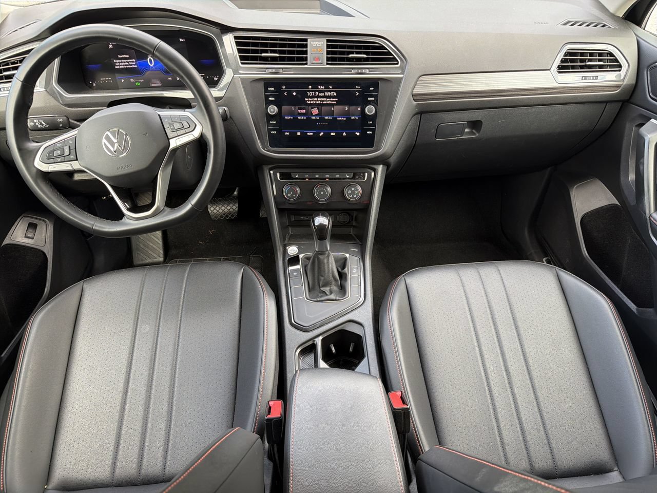 Used 2024 Volkswagen Tiguan SE FWD image 2