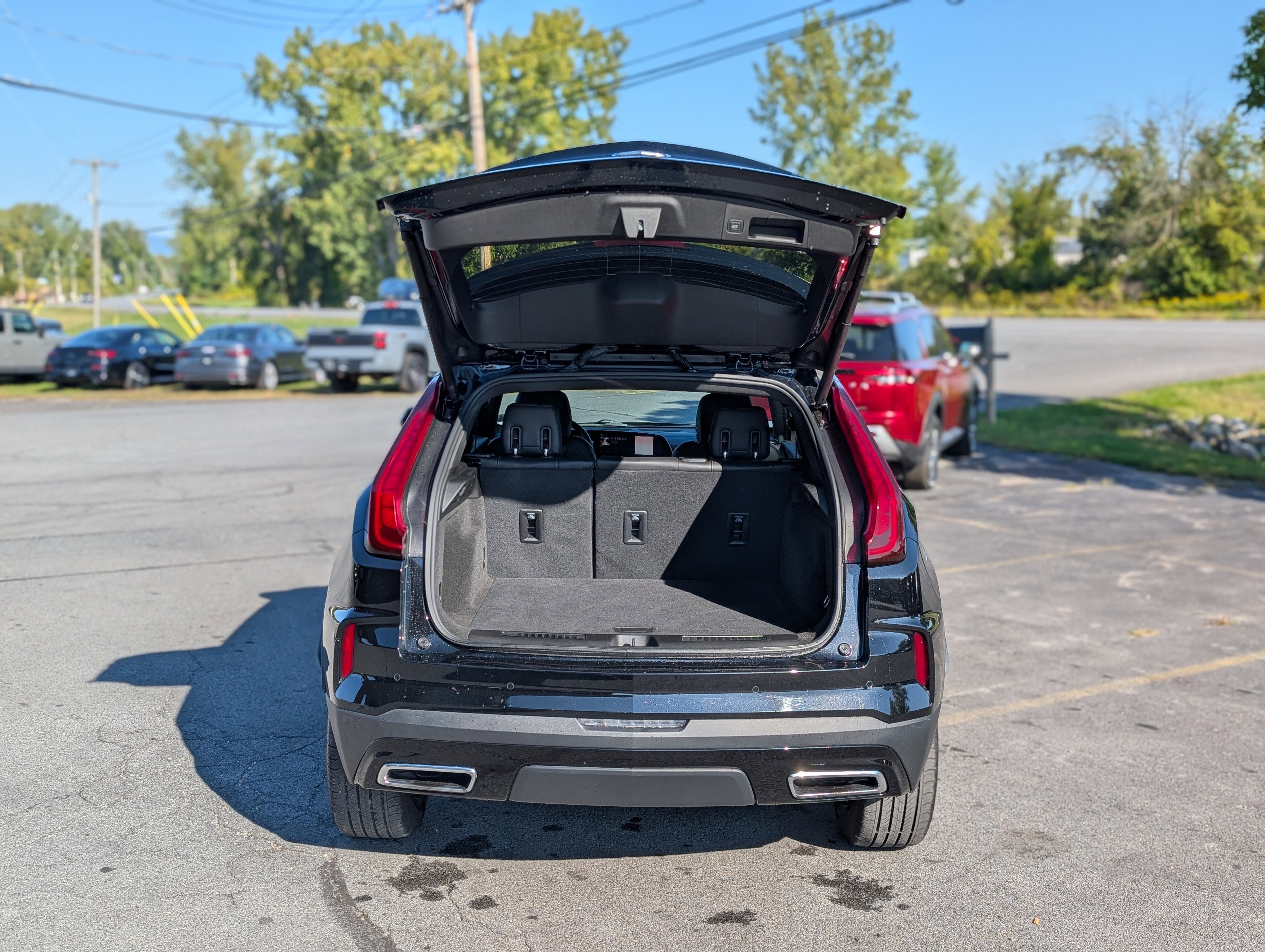 Used 2024 Cadillac XT4 Premium Luxury image 35
