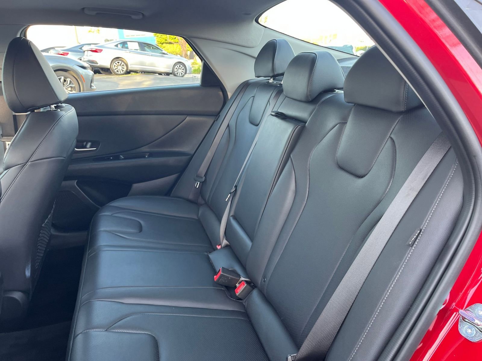 Used 2025 Hyundai Elantra Limited image 28