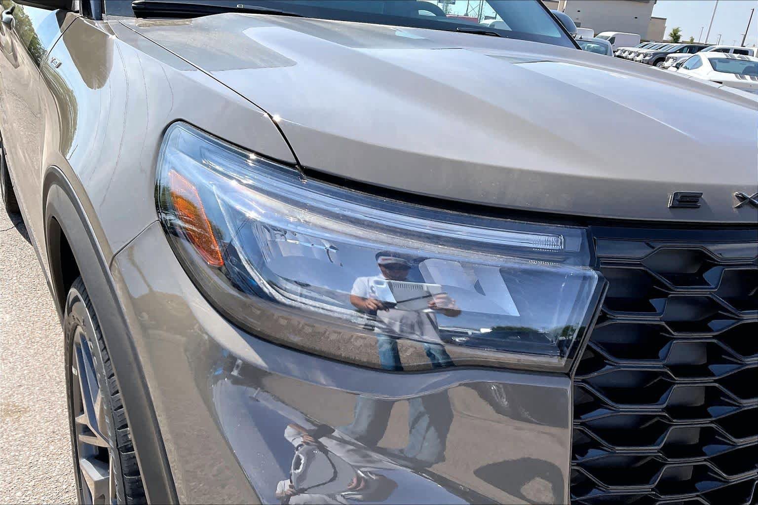 New 2026 Ford Explorer ST-Line AWD/4WD image 13
