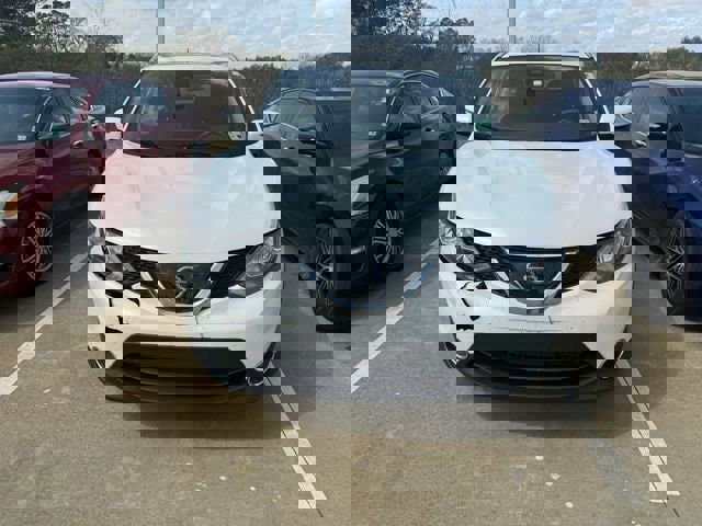 Used 2016 Nissan Rogue S w/ Appearance Package image 1