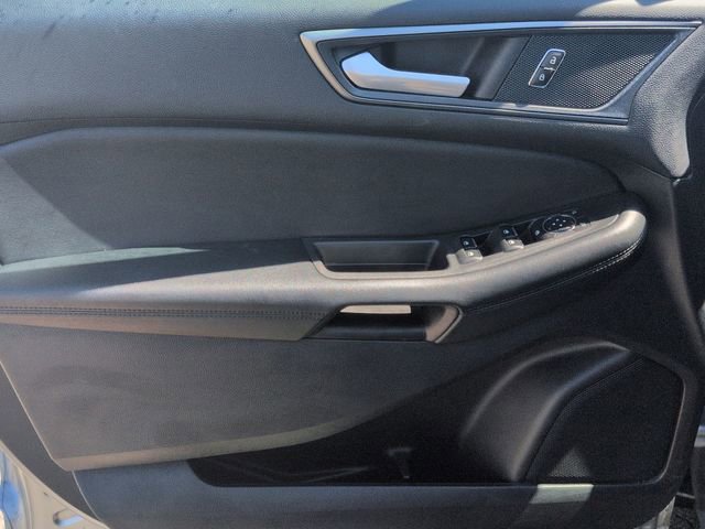 Used 2020 Ford Edge SE FWD image 23