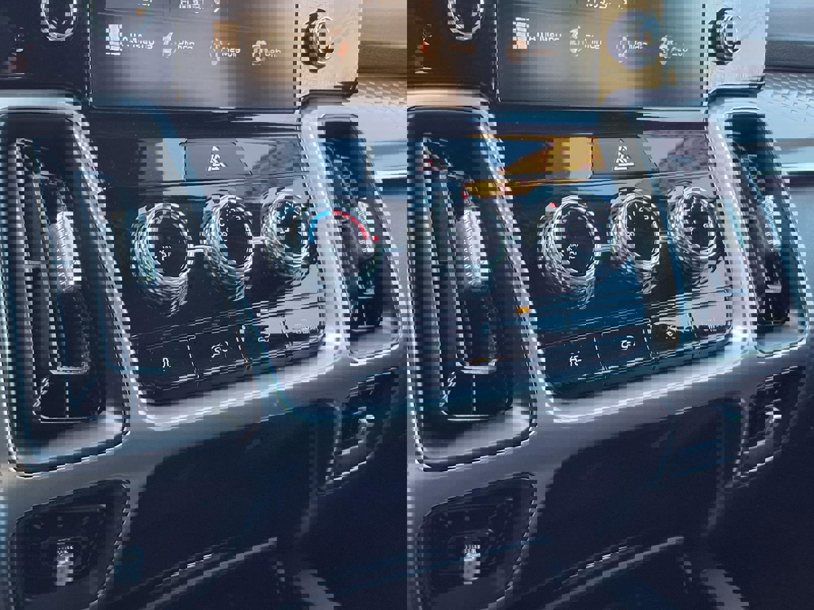 Used 2023 Kia Sorento LX image 11