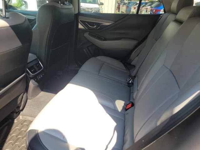 Used 2022 Subaru Outback Limited AWD/4WD image 15