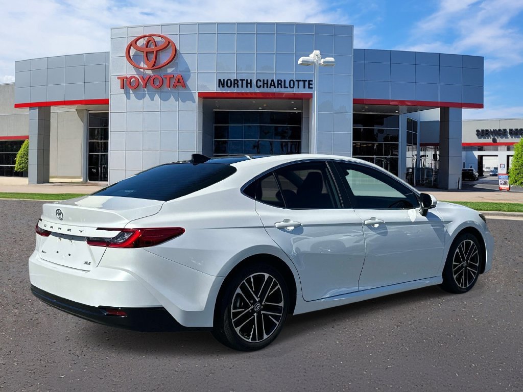 Used 2025 Toyota Camry XLE FWD image 7