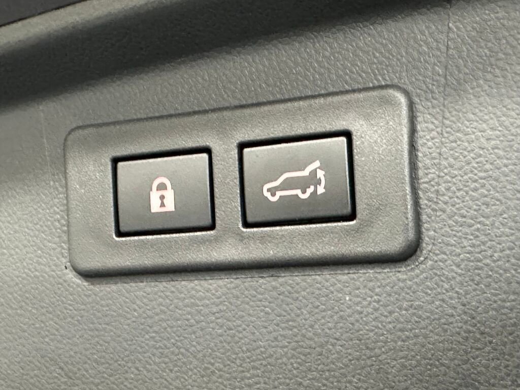 Used 2024 Subaru Outback Premium image 18