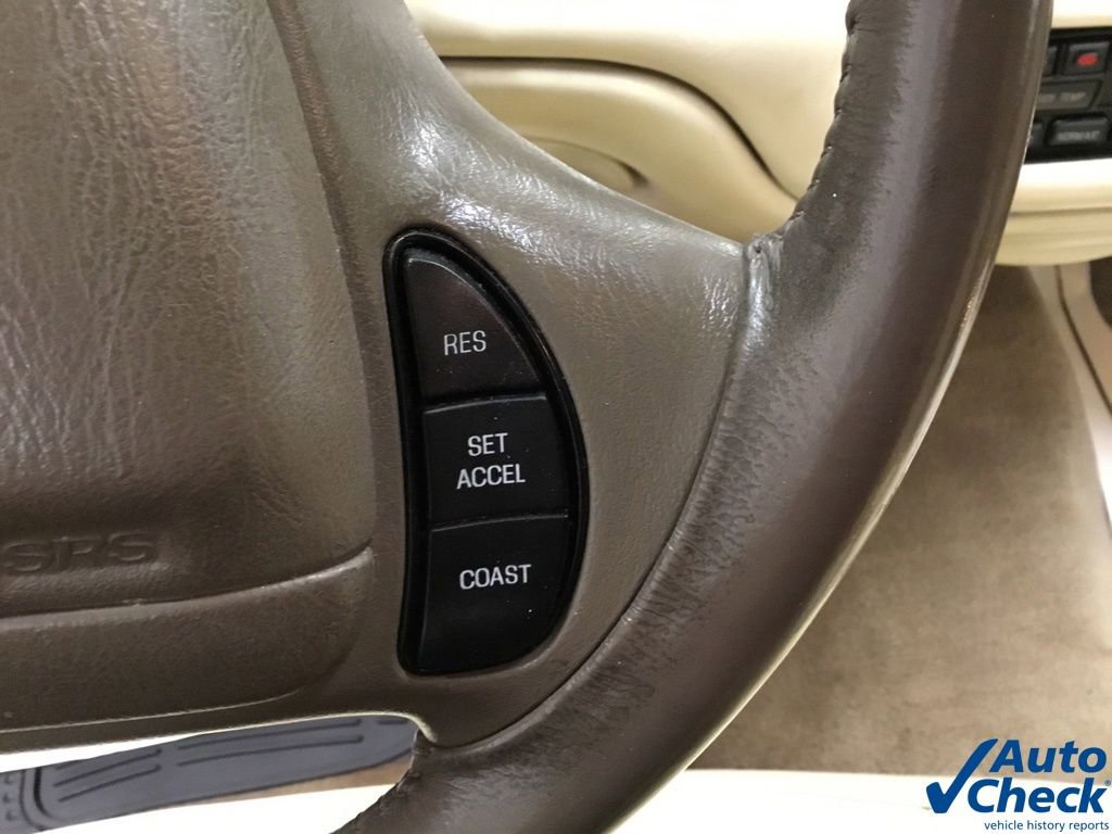 Used 1997 Lincoln Town Car Executive RWD image 44