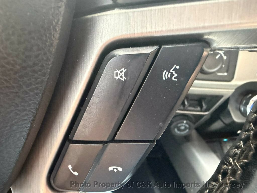 Used 2022 Ford F350 Platinum w/ FX4 Off-Road Package AWD/4WD image 38