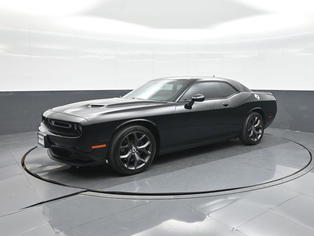 Used 2019 Dodge Challenger SXT w/ Plus Package image 1