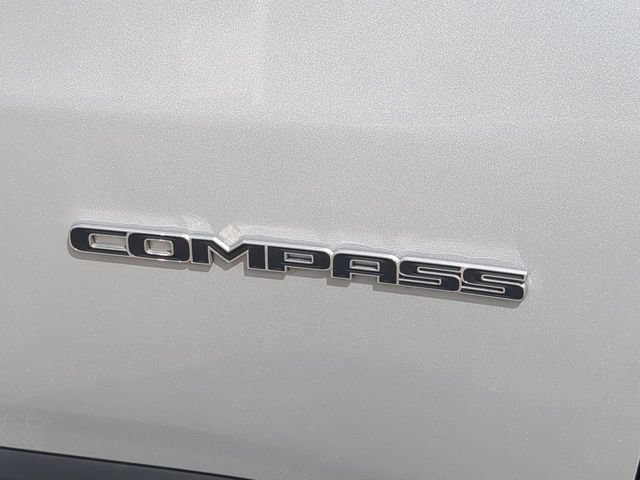 Certified 2024 Jeep Compass Latitude AWD/4WD image 13