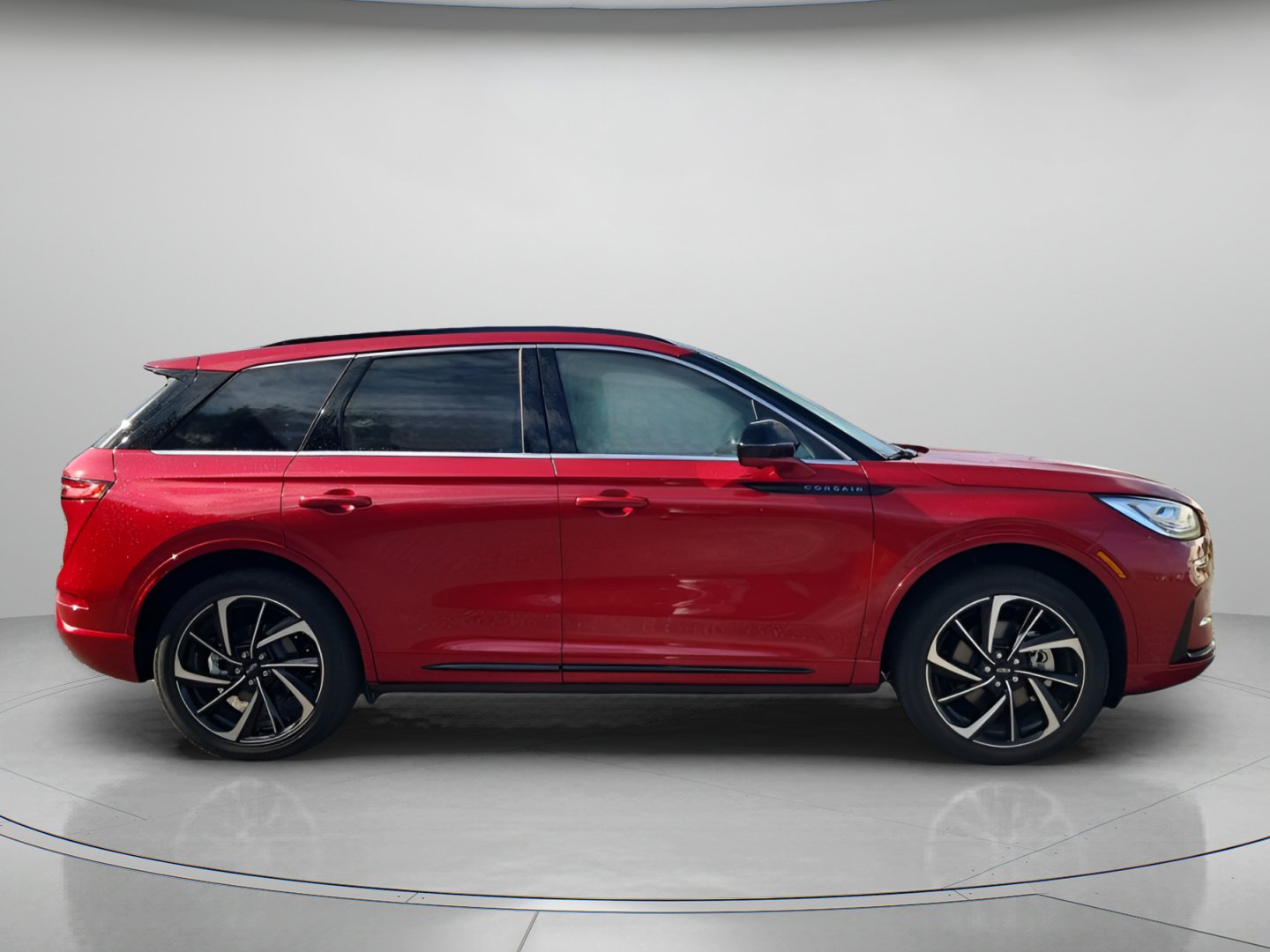 Used 2025 Lincoln Corsair Grand Touring w/ Equipment Group 302A image 4