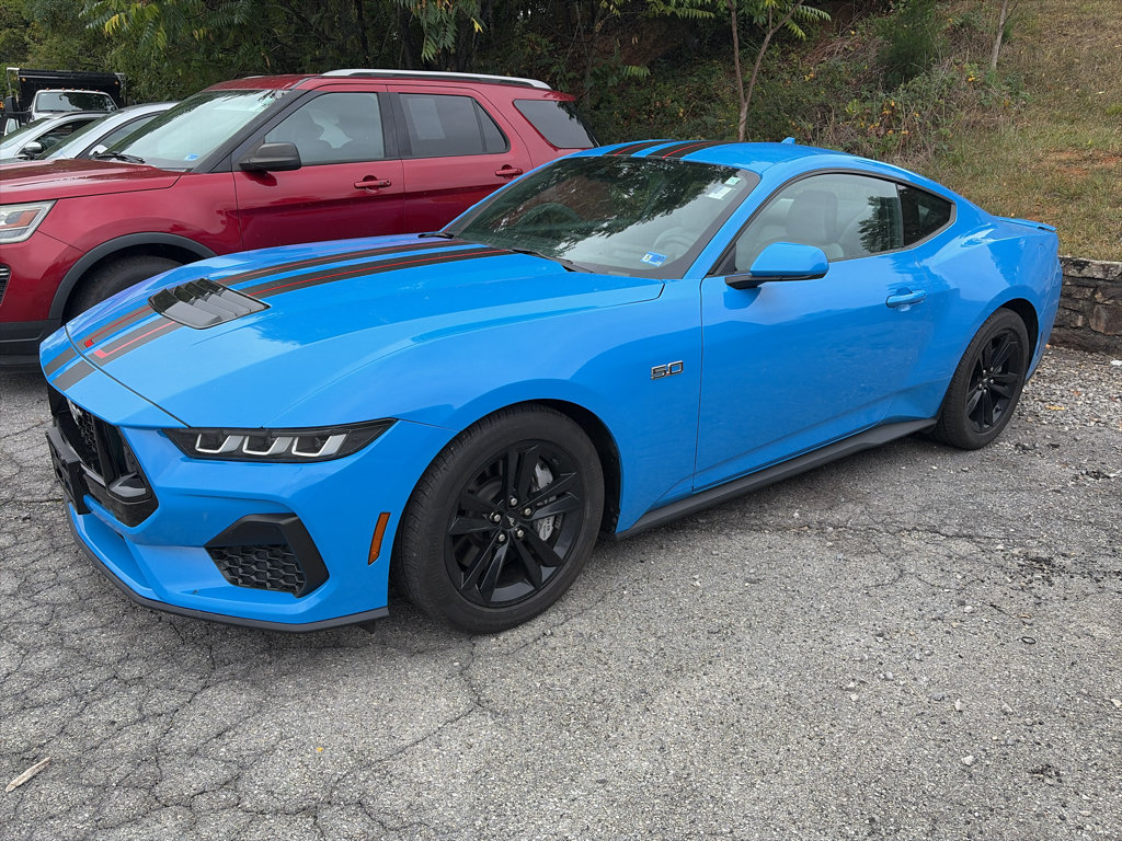 Used 2024 Ford Mustang GT RWD image 1