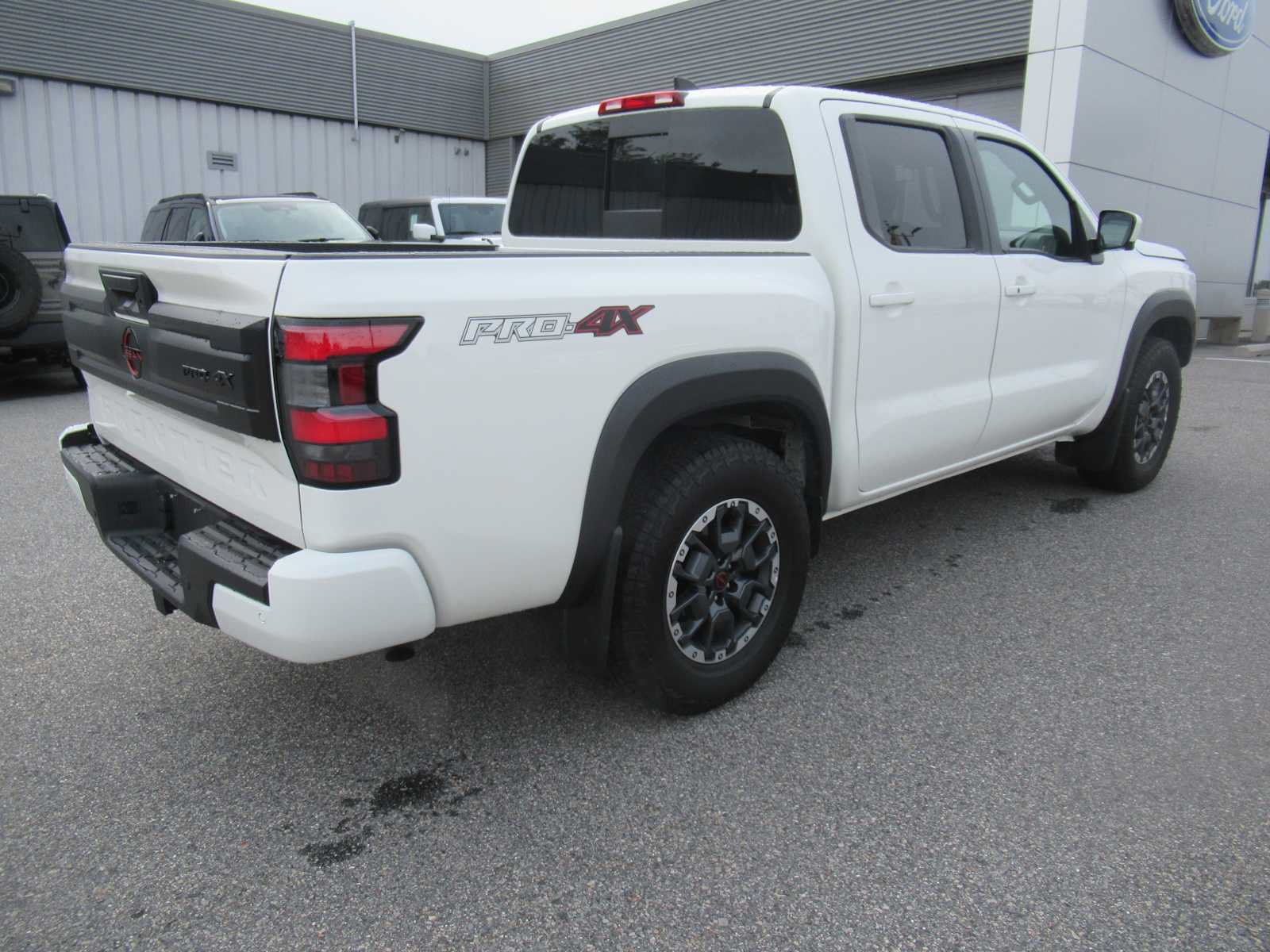 Used 2025 Nissan Frontier PRO-4X w/ Pro Convenience Package AWD/4WD image 5
