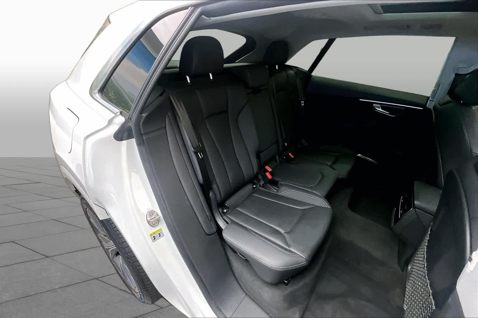 Used 2023 Audi Q8 Premium Plus AWD/4WD image 20