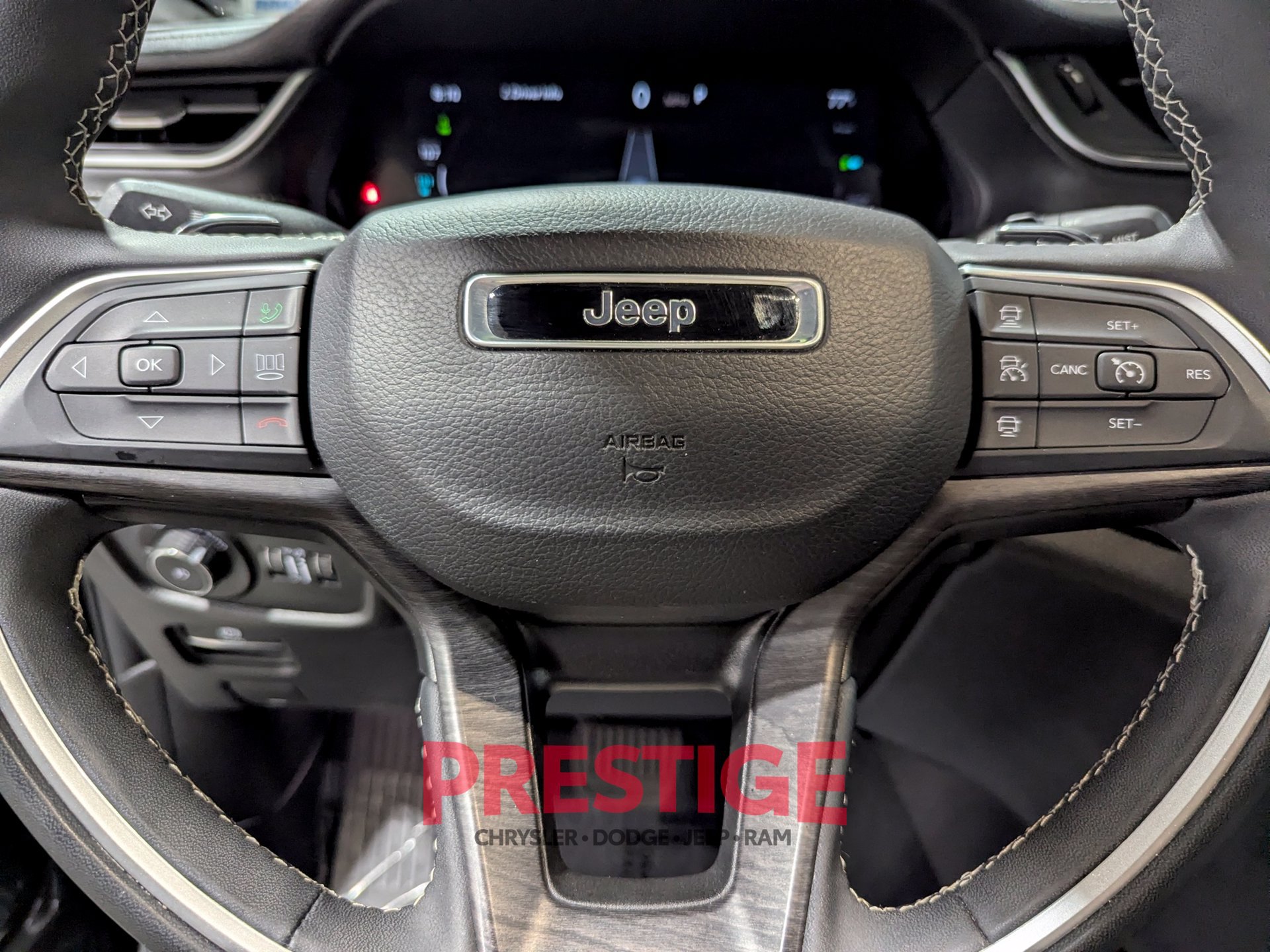 Used 2024 Jeep Grand Cherokee Limited 4xe AWD/4WD image 16