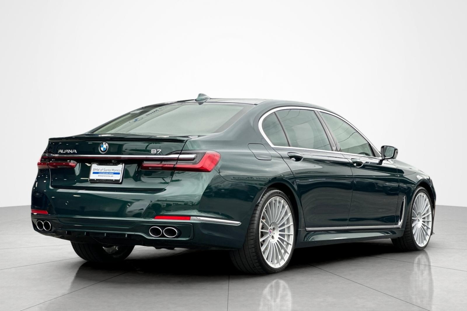 Used 2022 BMW ALPINA B7 xDrive w/ Luxury Rear Seating Package AWD/4WD image 5