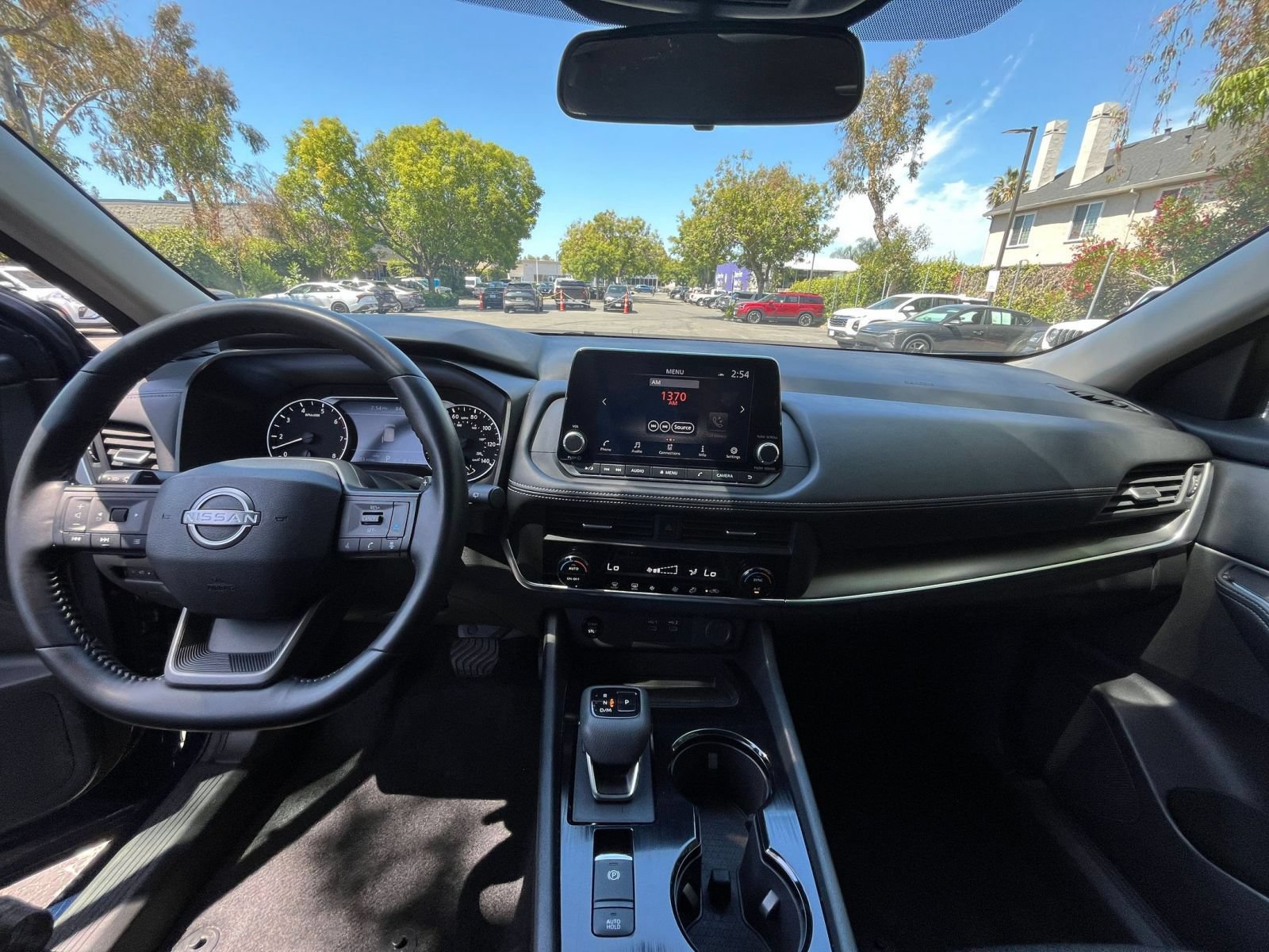 Used 2025 Nissan Rogue SV AWD/4WD image 35