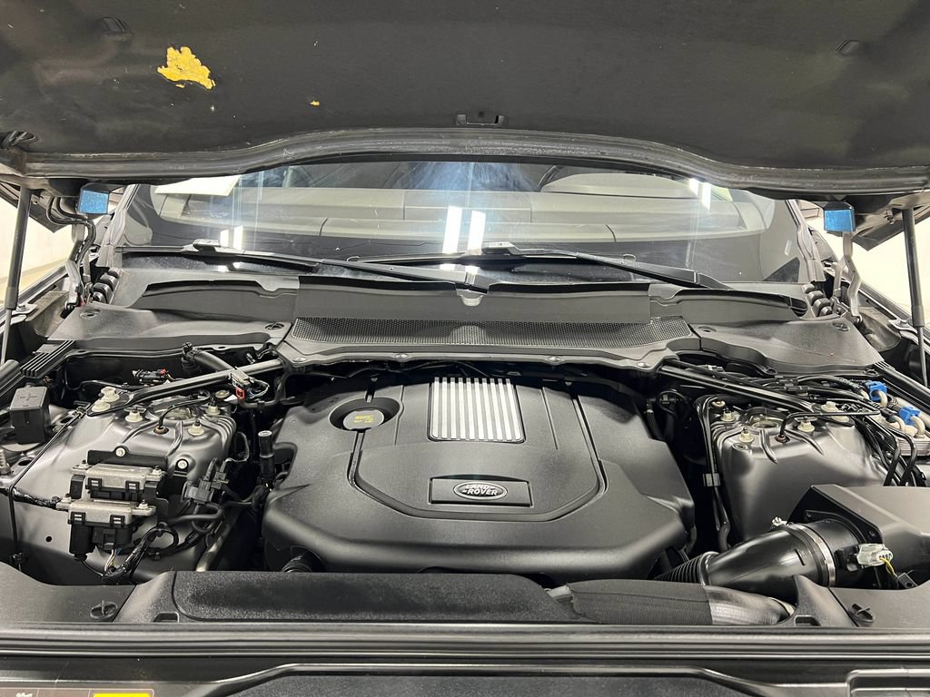 Used 2018 Land Rover Discovery HSE AWD/4WD image 30
