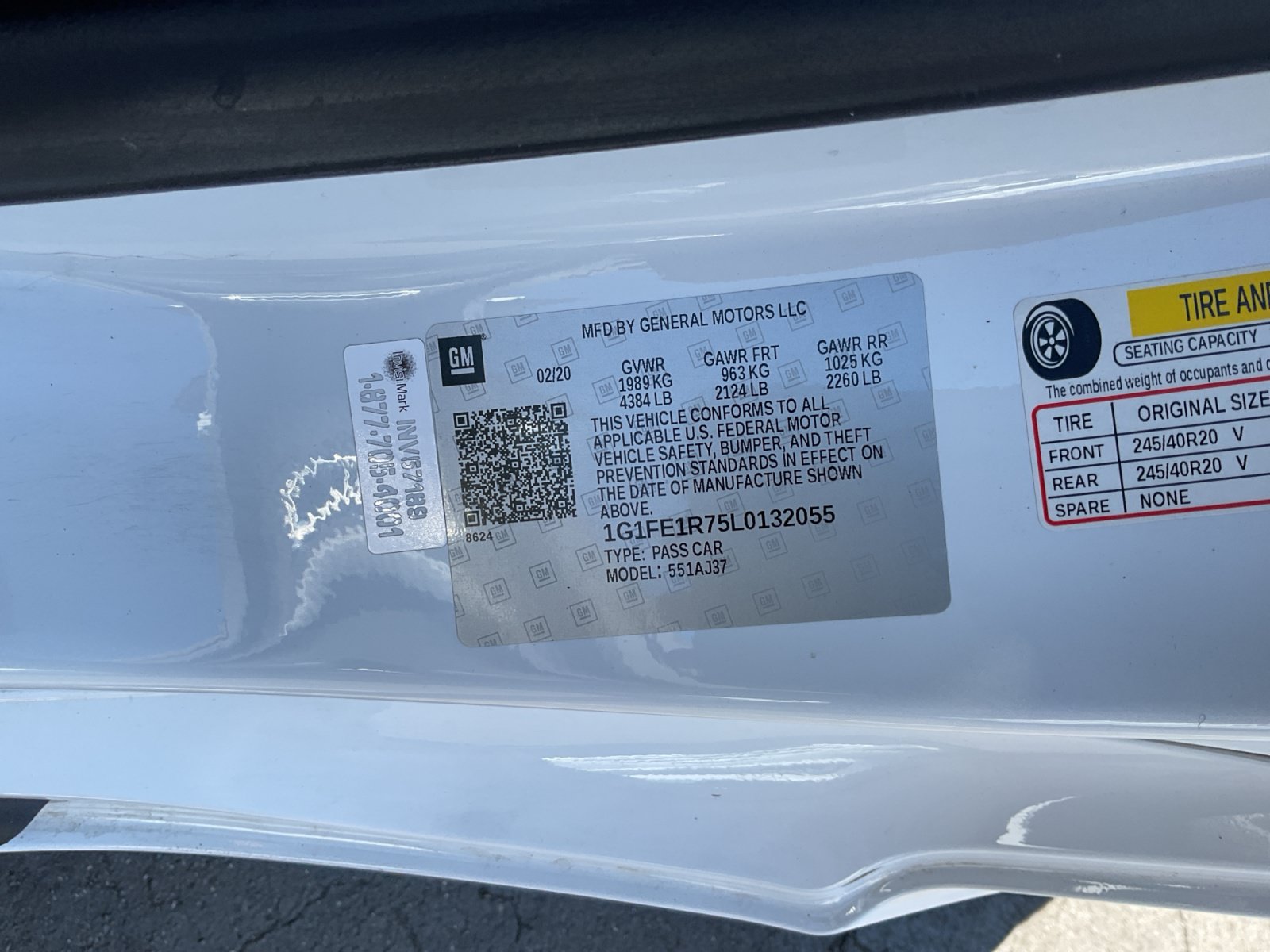 Used 2020 Chevrolet Camaro LT RWD image 24