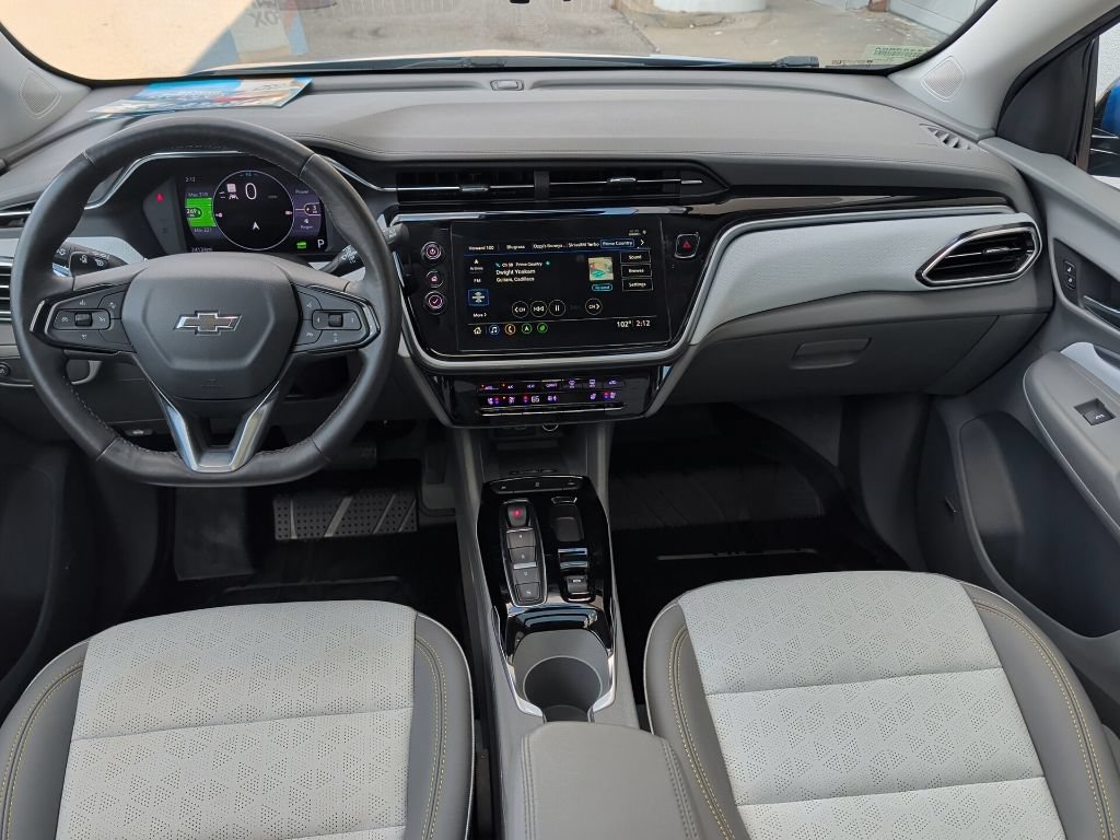 Used 2023 Chevrolet Bolt EUV Premier w/ Sun & Sound Package FWD image 18