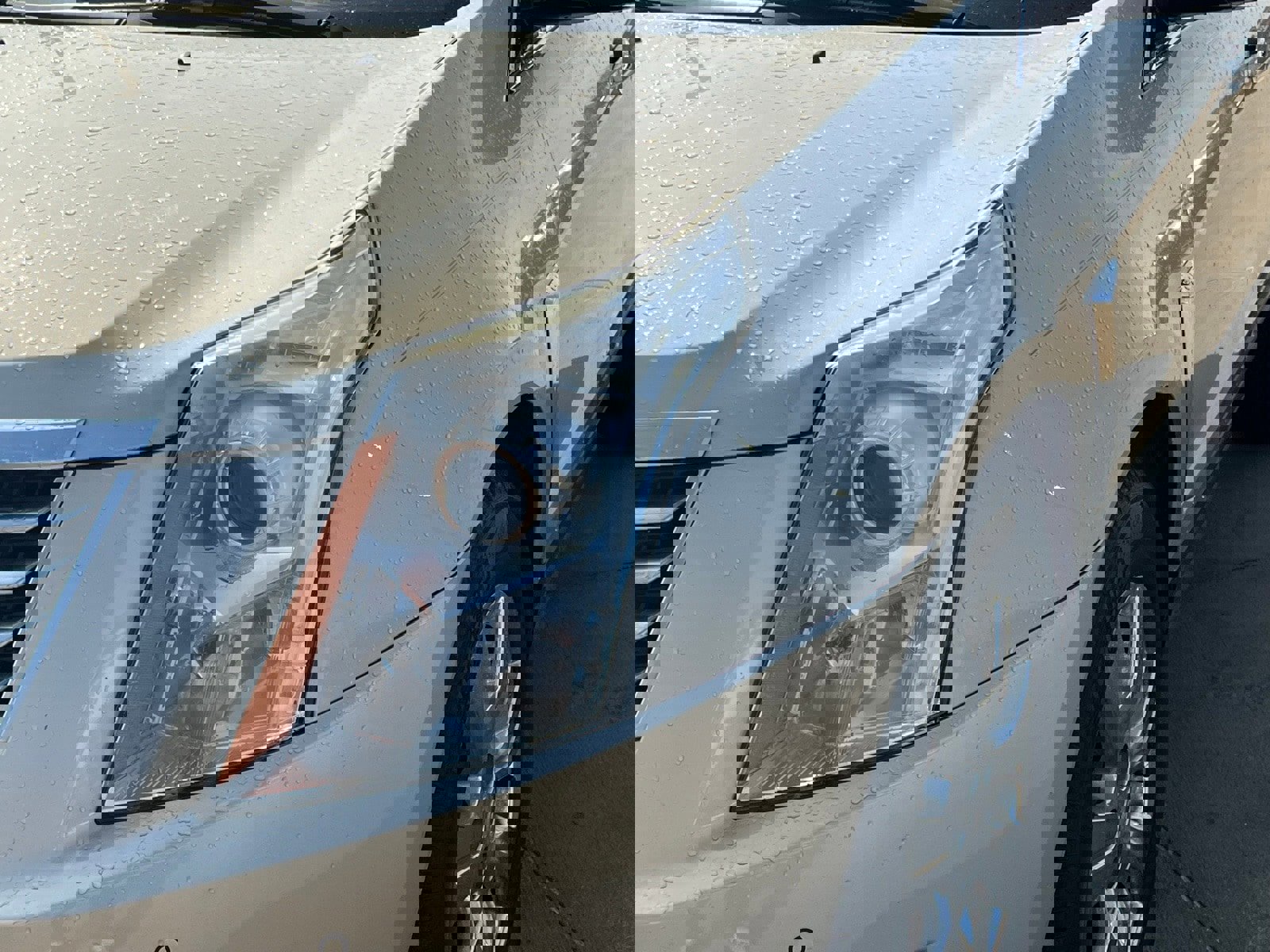 Used 2015 Cadillac SRX Luxury w/ Driver Awareness Package image 4